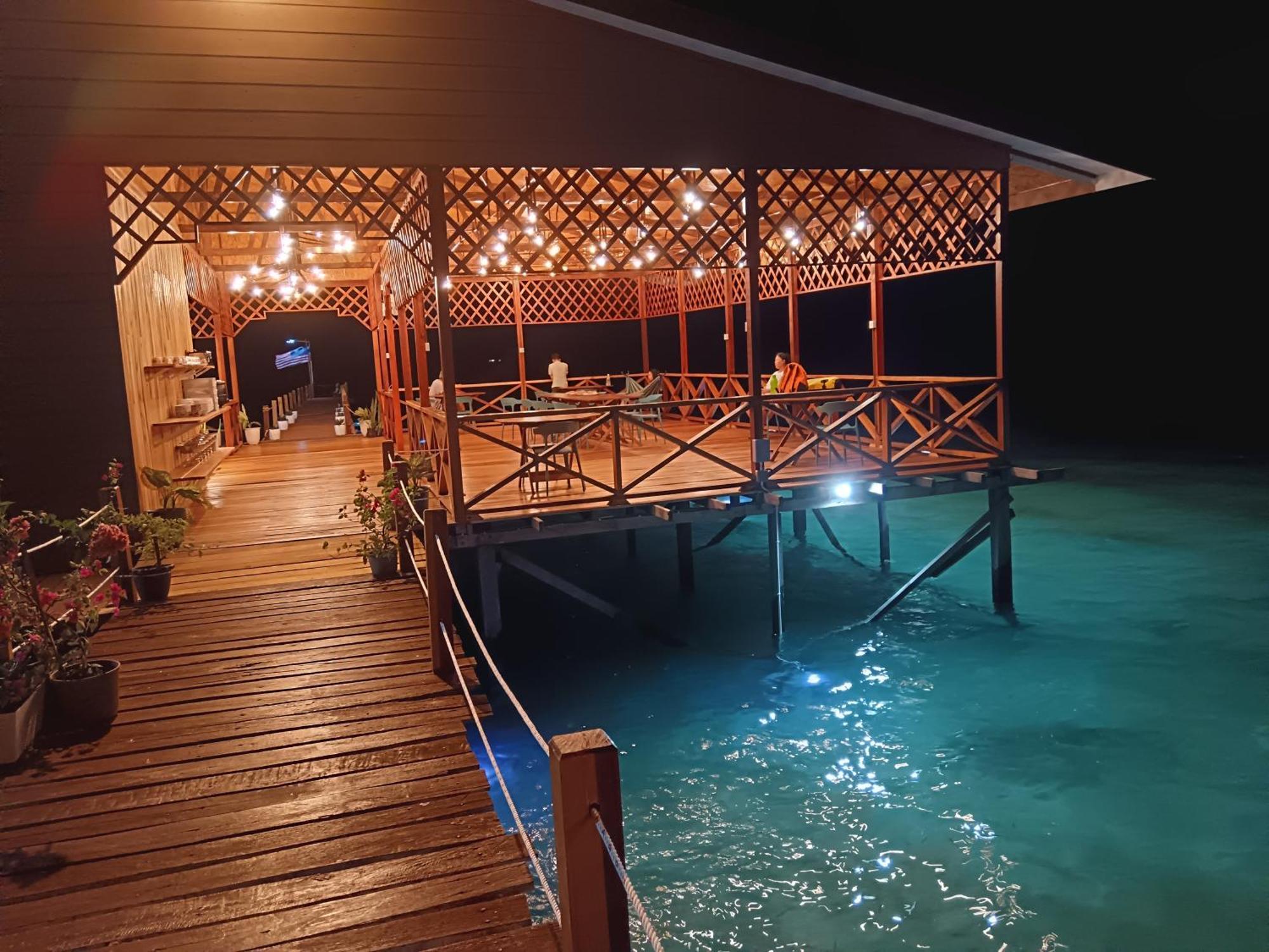 La Water House Semporna Bed & Breakfast Luaran gambar